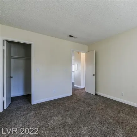 Image 3 - 4910 East Owens Avenue, Las Vegas, NV 89110, USA - Duplex for rent