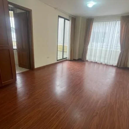 Rent this 2 bed apartment on Edificio Blue Diamond 777 in E16A - Pasaje B N39-111, 170516
