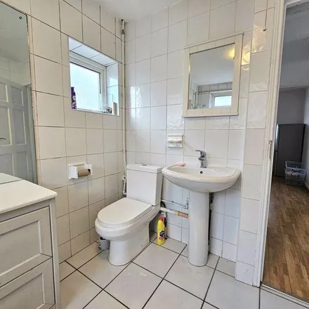 Rent this 1 bed apartment on Crownfield Avenue in London, IG2 7RP