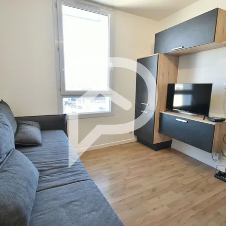 Rent this 1 bed apartment on 192 Rue Saint-Fuscien in 80000 Amiens, France