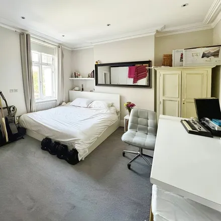 Image 4 - St Pauls Avenue, Willesden Green, London, NW2 5TE, United Kingdom - Apartment for rent