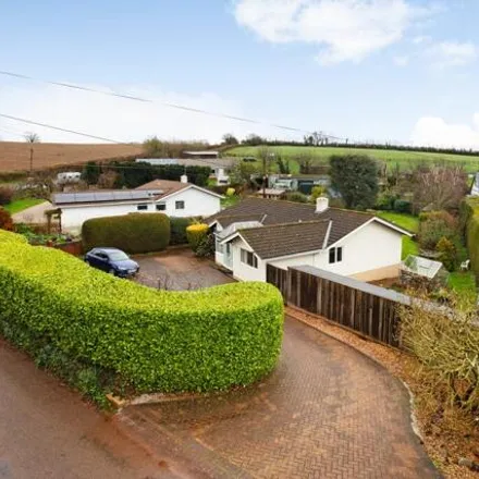 Buy this 3 bed house on unnamed road in Shillingford Abbot, EX2 9QD