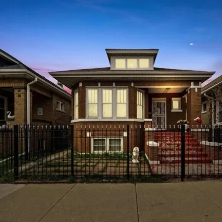 Buy this 3 bed house on 5938 South California Avenue in Chicago, IL 60629