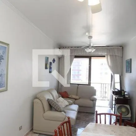 Rent this 2 bed apartment on Rua Itararé 40 in Guilhermina, Praia Grande - SP