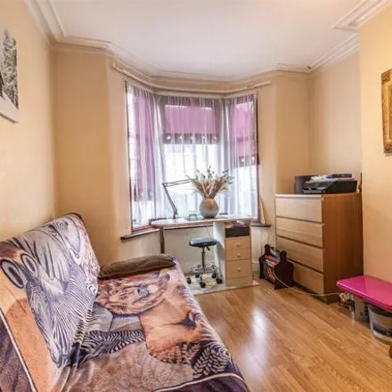 Image 7 - 45 Selby Road, London, E13 8NB, United Kingdom - Townhouse for sale