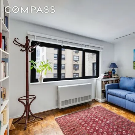 Image 4 - 177 East 79th Street, New York, NY 10075, USA - Apartment for sale