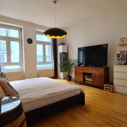 Rent this 2 bed apartment on Kleine Hochstraße 4 in 60313 Frankfurt, Germany