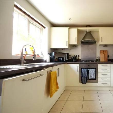 Image 3 - Field Close, Horley, RH6 9QG, United Kingdom - House for rent