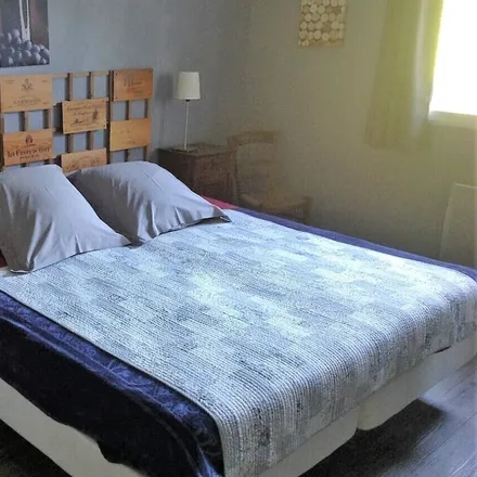 Rent this 5 bed house on 33330 Saint-Laurent-des-Combes