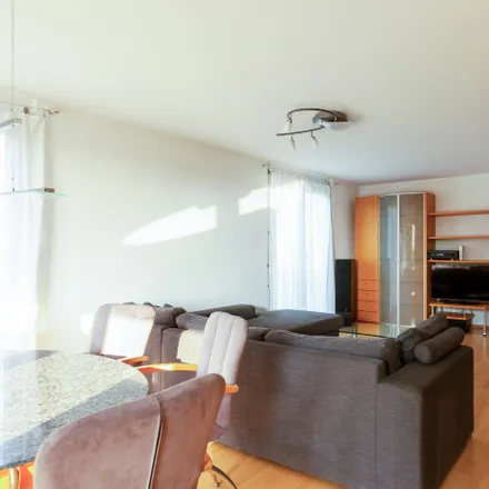 Rent this 2 bed apartment on Hohenemsweg 8 in 73760 Scharnhauser Park, Germany