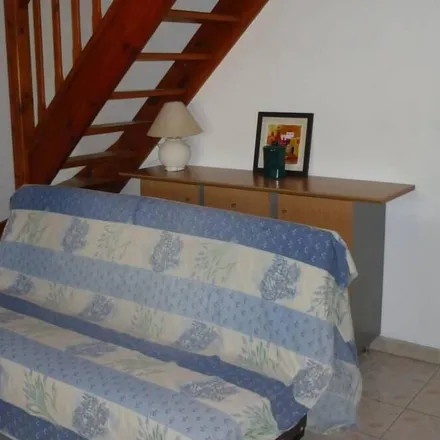 Rent this 2 bed house on 34420 Portiragnes