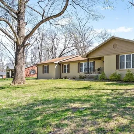 Buy this 4 bed house on 519 Deepwood Drive in Hopkinsville, KY 42240
