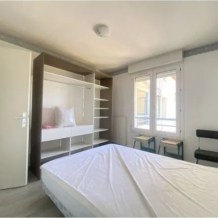 Rent this 3 bed apartment on 41 Rue Saint-Léon in 31400 Toulouse, France