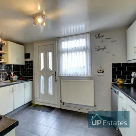 Image 3 - 68 William McKee Close, Coventry, CV3 2NB, United Kingdom - Townhouse for sale