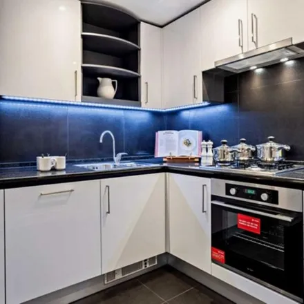 Image 2 - Eaton House, 39 Westferry Circus, Canary Wharf, London, E14 8RN, United Kingdom - Apartment for rent