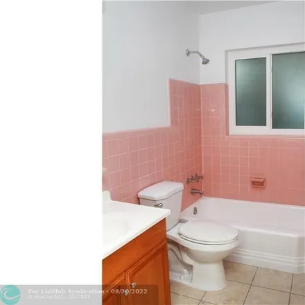 Image 8 - 4813 Northeast 21st Avenue, Coral Ridge Isles, Fort Lauderdale, FL 33308, USA - Duplex for rent