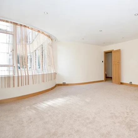 Rent this 2 bed apartment on Florin Court in 6-9 Charterhouse Square, London