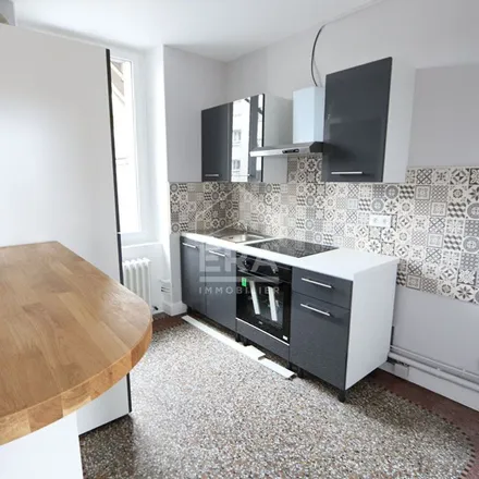 Rent this 4 bed apartment on 11 bis Allée Flandres Dunkerque in 45650 Saint-Jean-le-Blanc, France