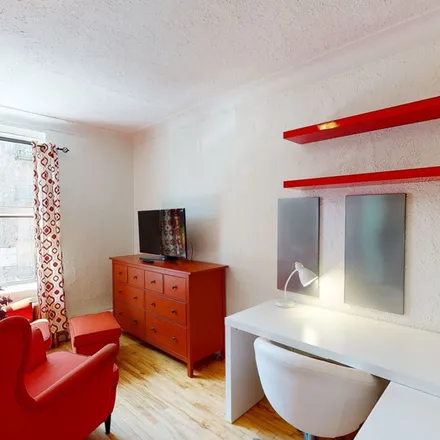 Rent this 1 bed apartment on Hotel De Paris in 901 Rue Sherbrooke Est, Montreal