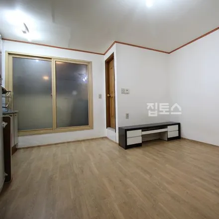 Rent this studio apartment on 서울특별시 강남구 역삼동 663-4