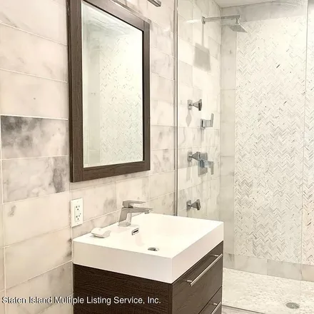 Image 6 - 1776 East 13th Street, New York, NY 11229, USA - Apartment for sale