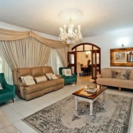 Image 7 - Jimmys killer prawns, Concorde Road East, Bedfordview, Gauteng, 2007, South Africa - Apartment for rent
