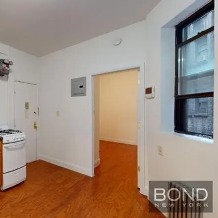 Image 3 - 424 E 73rd St Apt 1FW, New York, 10021 - Apartment for rent