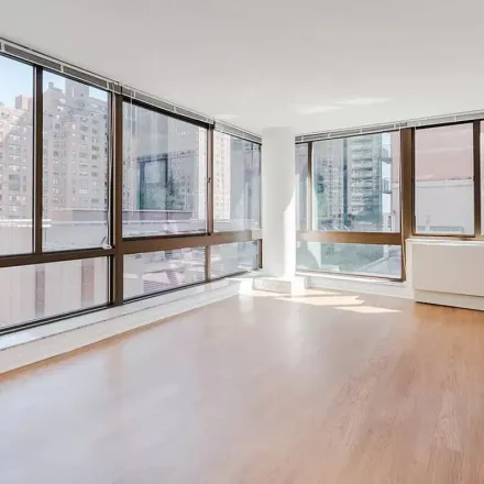 Rent this 1 bed apartment on Tunnel Approach Street in New York, NY 10158