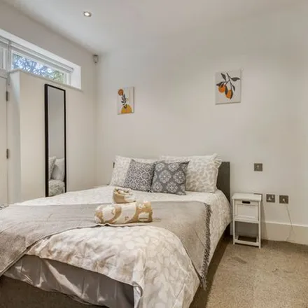 Rent this 2 bed apartment on Prince's Yard in London, N1 0LD