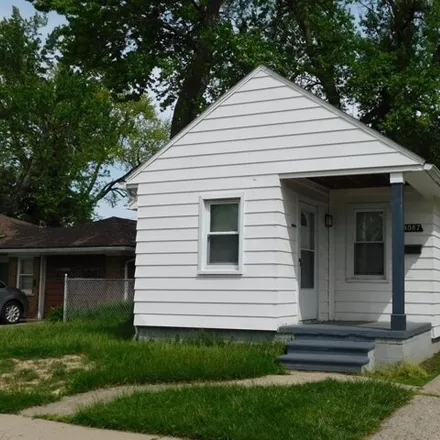 Buy this 2 bed house on 8123 Chalmers Avenue in Warren, MI 48089