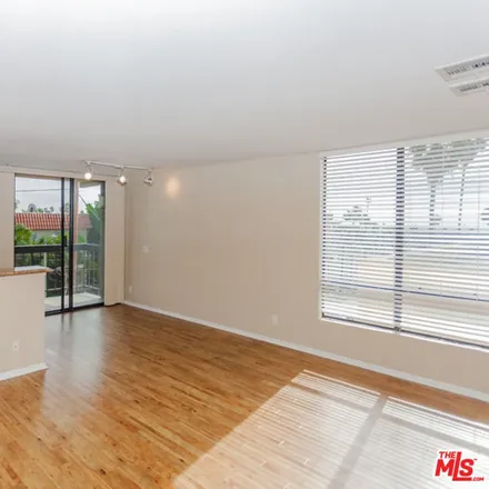 Rent this 1 bed house on 7320 Hawthorn Avenue in Los Angeles, CA 90046