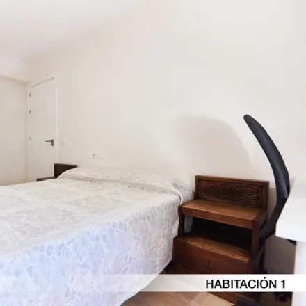 Rent this 3 bed room on Calle Farmacéutico Murillo Herrera in 6, 41010 Seville