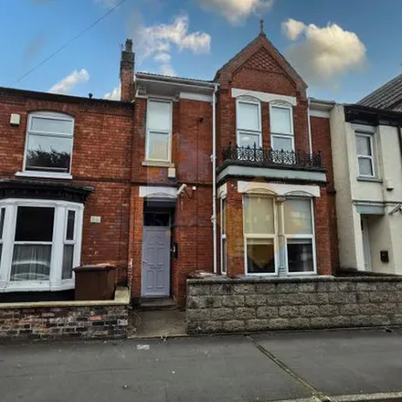 Rent this 5 bed duplex on 75 in 75A West Parade, Lincoln