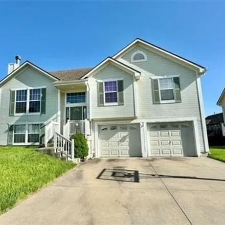 Buy this 3 bed house on 14674 Laquinta Avenue in Grandview, MO 64030