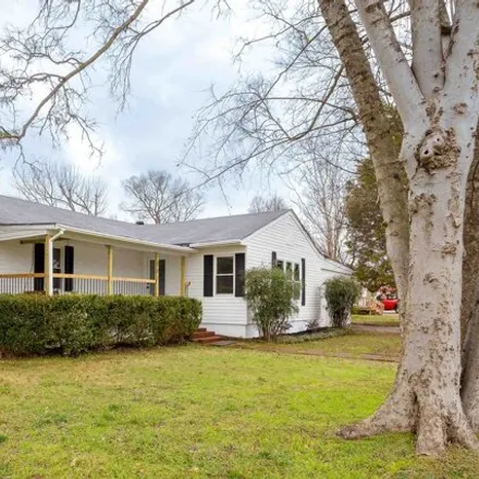 Image 2 - 112 West Moore Street, Tuscumbia, Colbert County, AL 35674, USA - House for sale