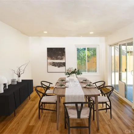 Image 5 - 14871 South White Avenue, East Compton, Los Angeles County, CA 90221, USA - House for sale