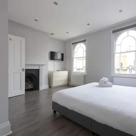Rent this 4 bed house on London in NW1 8PG, United Kingdom