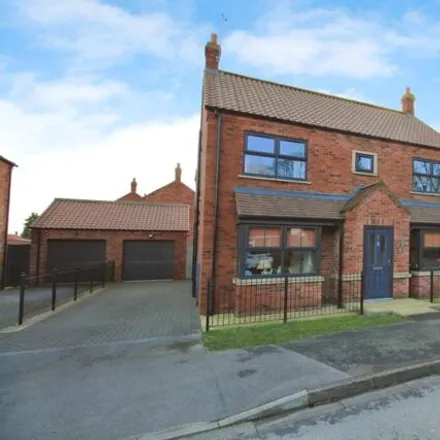 Buy this 4 bed house on Hall Road in Market Weighton, YO43 3BA