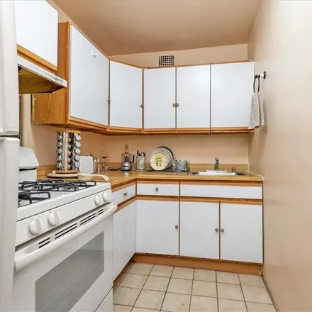 Image 7 - 400 E. 17thStreet, 400 East 17th Street, New York, NY 11226, USA - Condo for sale