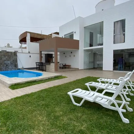 Rent this 7 bed house on Calle Los Erizos in Lurín, Lima Metropolitan Area 15846