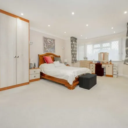 Image 4 - 22 Manor House Drive, Brondesbury Park, London, NW6 7DD, United Kingdom - Apartment for rent