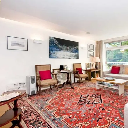 Rent this 2 bed apartment on Clunie House in 4-7 Hans Place, London