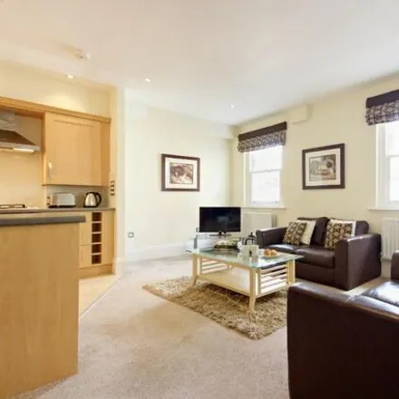 Rent this 2 bed room on Eldon Lodge in 196-200 King's Road, Reading