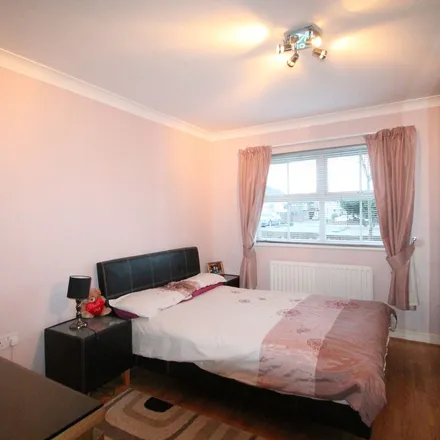 Rent this 2 bed apartment on Randolph House in Manor Road, Greenhill