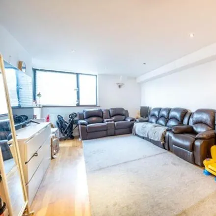 Image 2 - 133 Kitchener Road, London, E7 9PB, United Kingdom - Apartment for sale