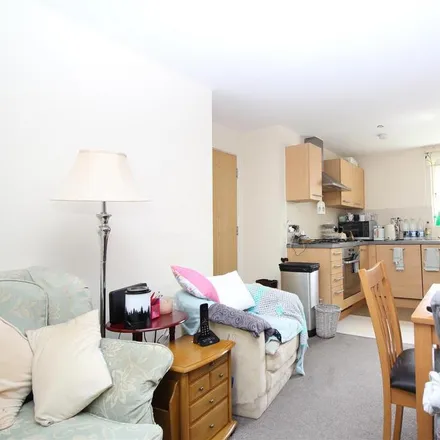 Image 5 - unnamed road, Harlow, CM20 1AS, United Kingdom - Apartment for rent