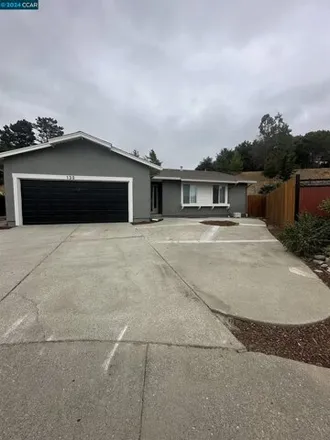 Rent this 4 bed house on 130 Hollyhock Ct in Hercules, California