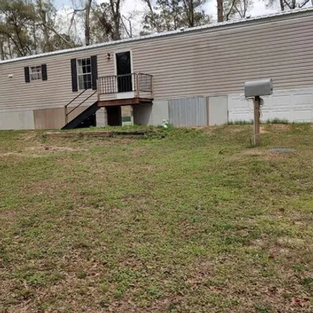 Buy this studio apartment on 1618 183rd Dr in Live Oak, Florida