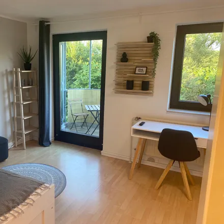 Rent this 1 bed apartment on Spandauer Straße 22 in 40599 Dusseldorf, Germany