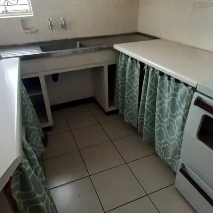 Rent this 2 bed apartment on Oakhurst Girls' Primary School in Weltevreden Avenue, Cape Town Ward 58